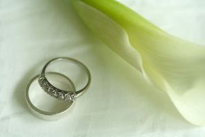 How much do they submit an application to the registry office of Yekaterinburg