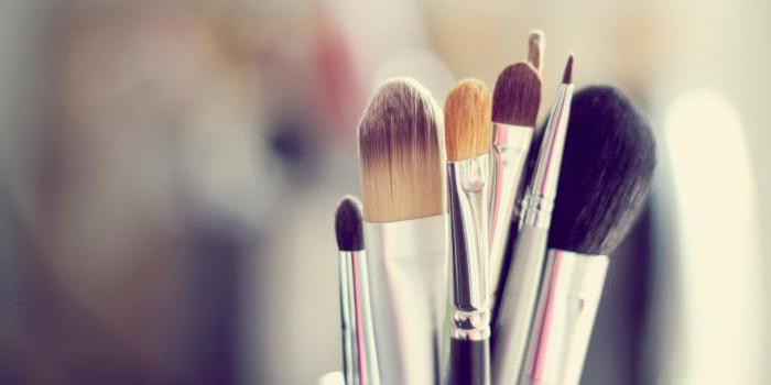 How to become a make-up artist from scratch