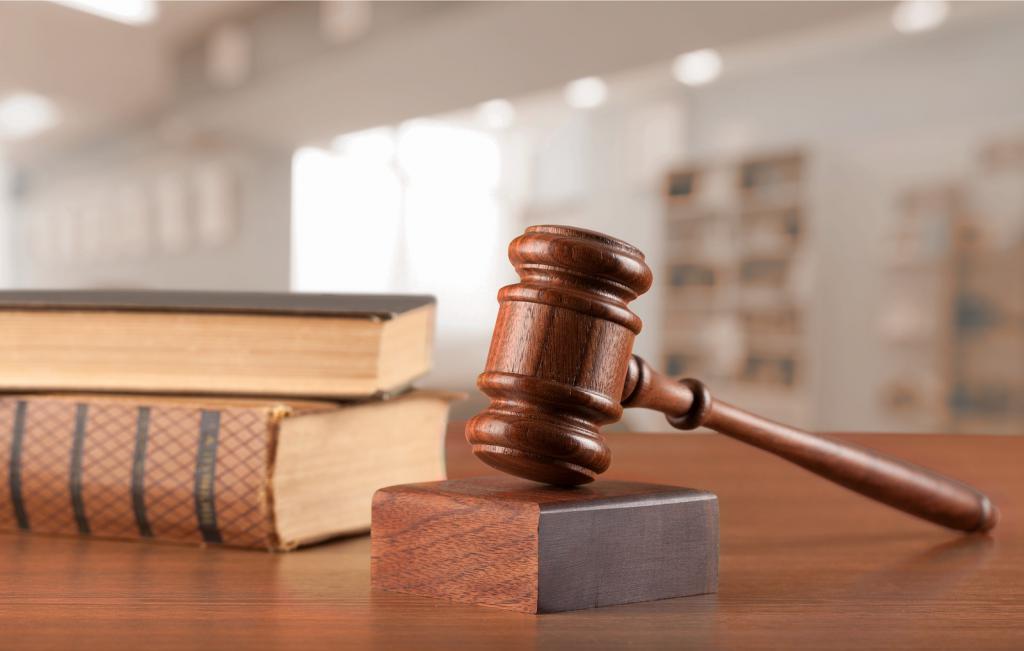 how to become a lawyer