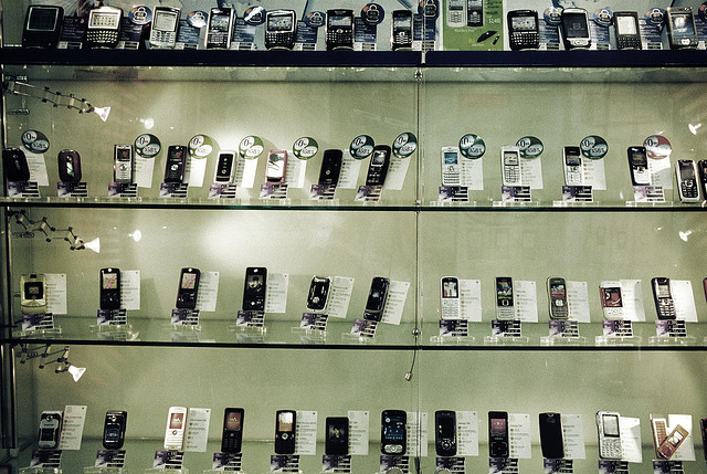 open a mobile phone salon