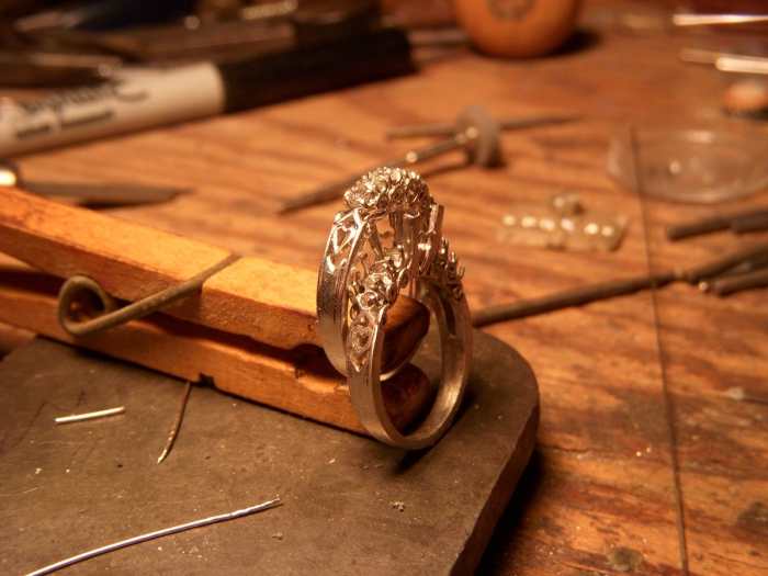 I want to become a jeweler where to start