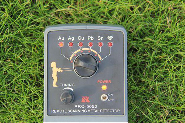 which metal detector is better for searching for scrap