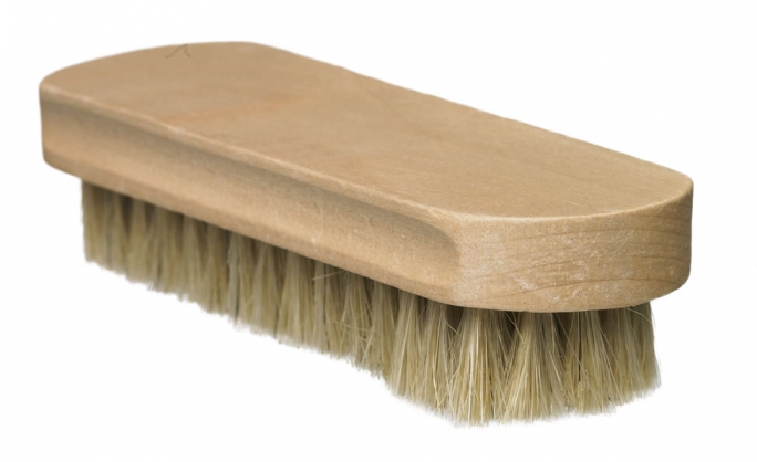 Production of shoe brushes