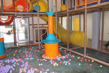 Children's play complex