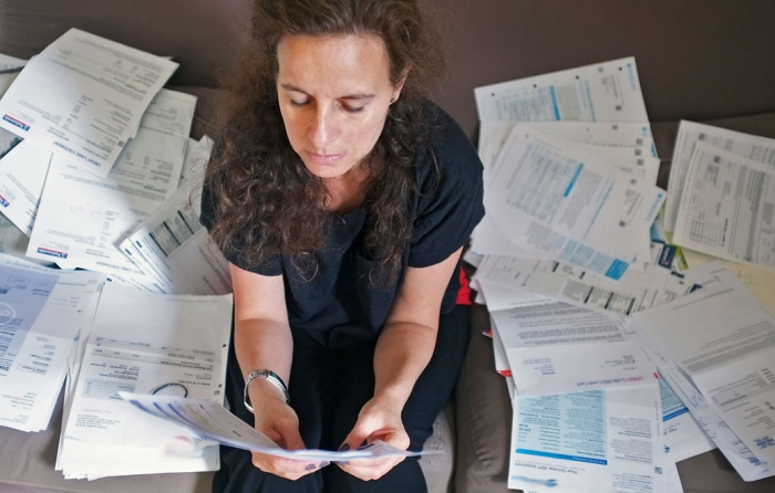 how to check a person’s credit history