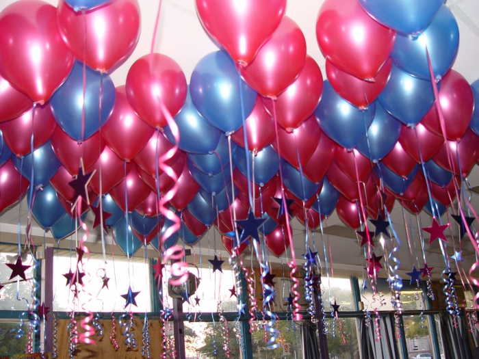 heart made of balloons