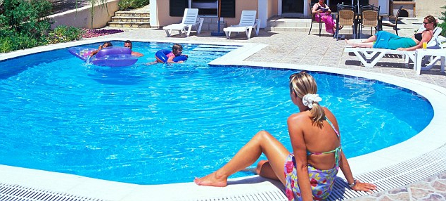 how much tour operators get