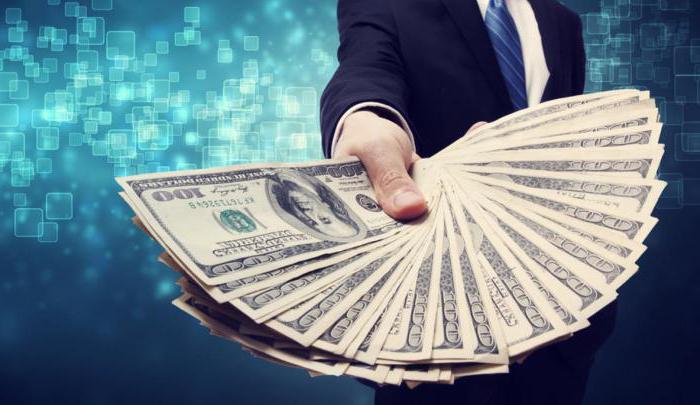 who is an investment banker