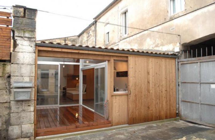 Is it possible to live in a garage by law