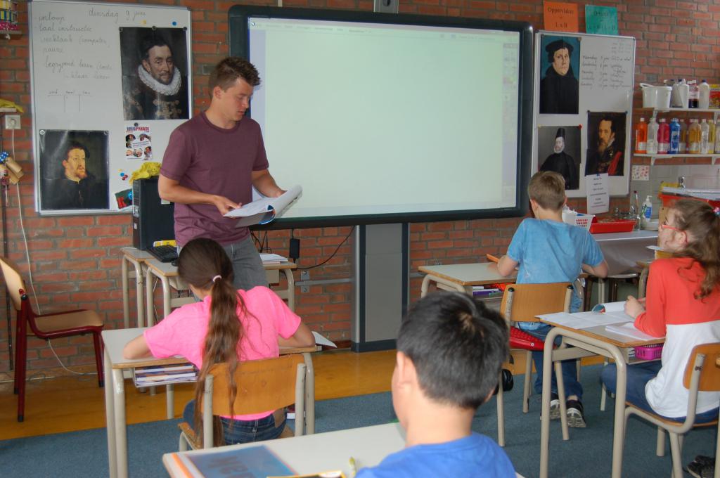 Differences between Gymnasium and School