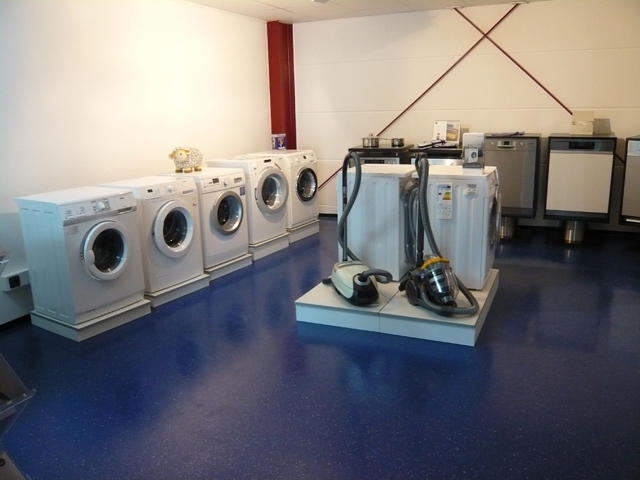 home appliance sales store