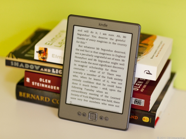 how to choose an e-book for an elderly person