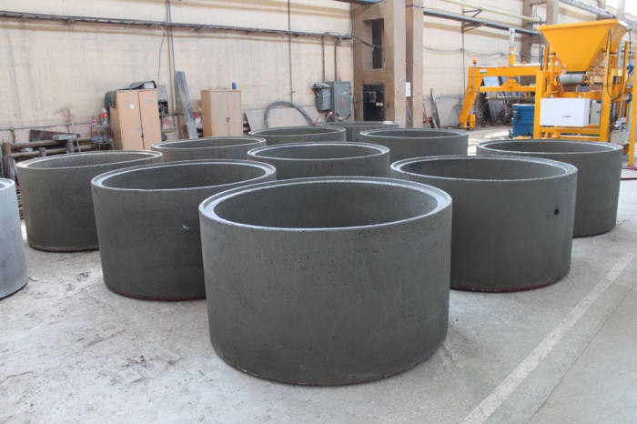 molds for the production of concrete rings