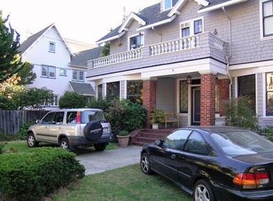 parking on the lawn where to complain