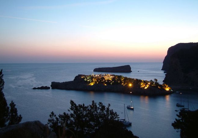 Top most expensive resorts in the world