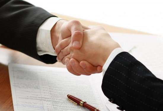 fixed-term employment contract with employee