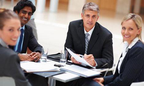 job description of a leading economist