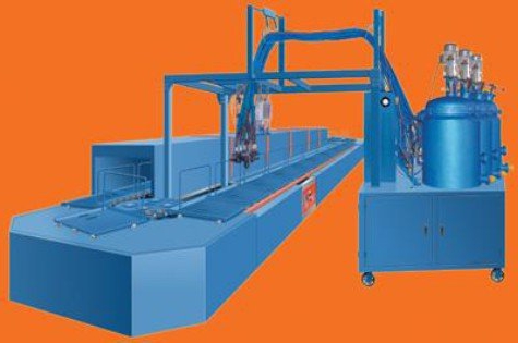 Equipment for the production of PPU shells