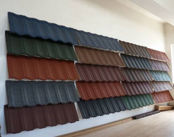 Which metal tile is better to choose?