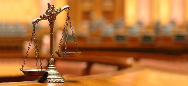 how to become a forensic doctor