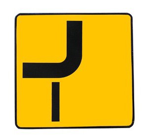 sign main road photo with direction to the right