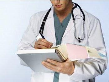 Is an internship included in the medical experience of a doctor
