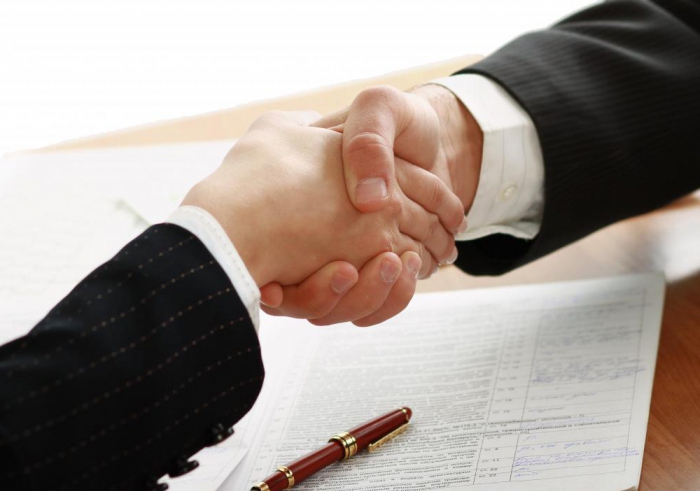 what is the difference between a contract and a contract for 44 fz