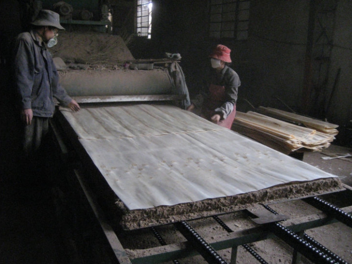 Production of chipboard