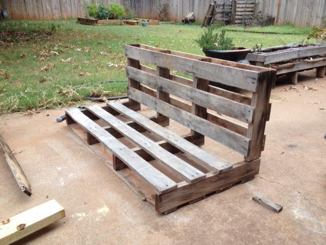 do-it-yourself furniture from pallets