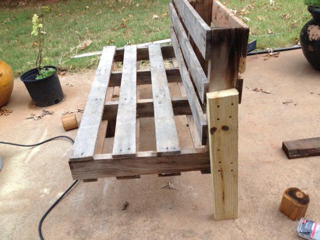 do-it-yourself furniture from pallets