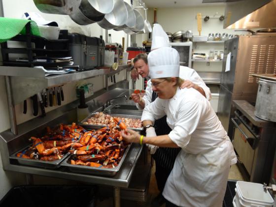 the duties of the cook in the dining room