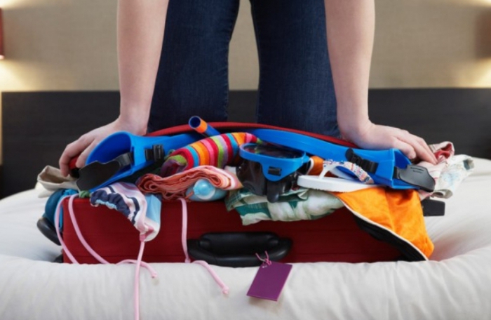 what you can’t take in hand luggage on the plane