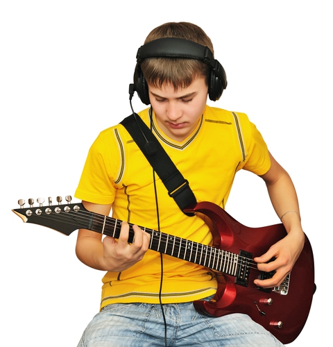 how much can you make noise in the apartment according to the law of the Russian Federation on the weekend