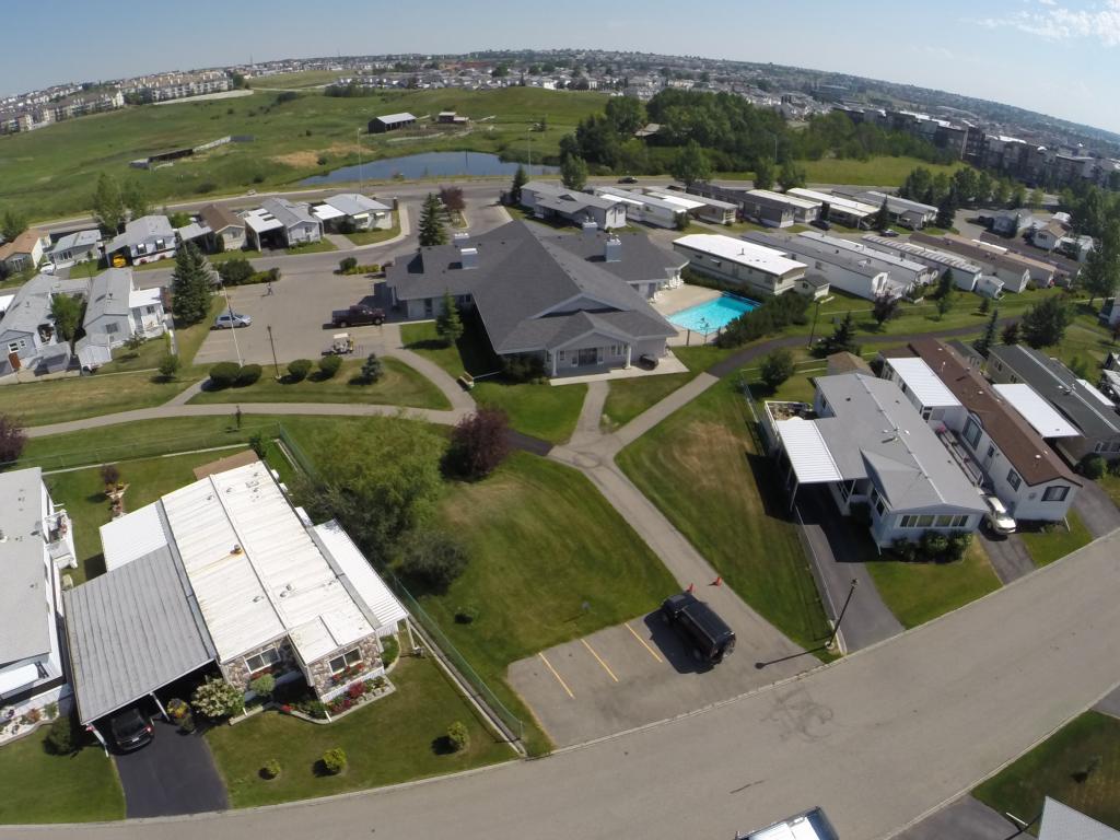 Assignment of the right to lease land plots with real estate