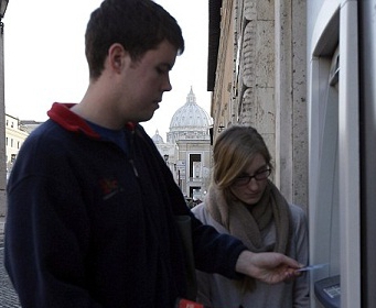 How to use a credit card of Sberbank Momentum