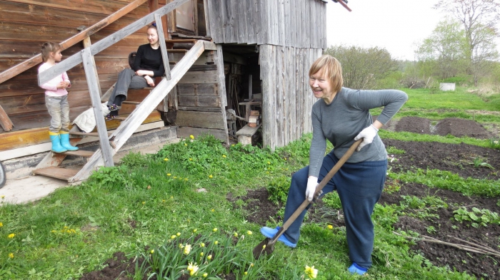 gratuitous unlimited use of the land