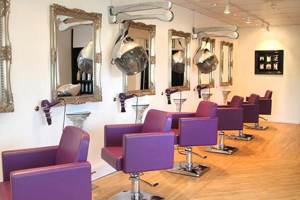 Rental of a workplace in a beauty salon