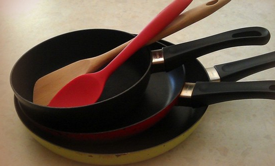 how to choose a non-stick pan