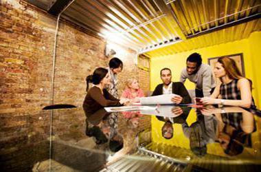 restaurant art director