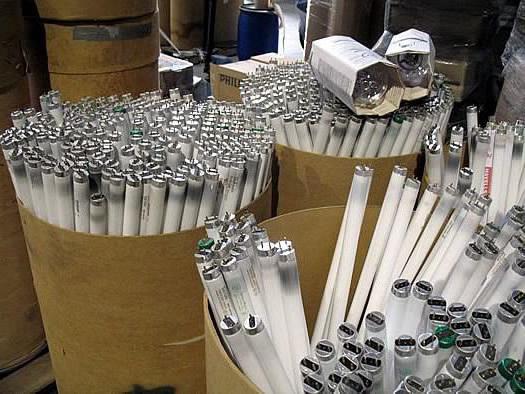 removal and disposal of fluorescent lamps