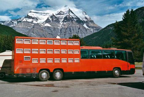 wheeled capsule hotel