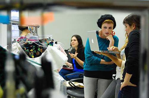 who is a merchandiser