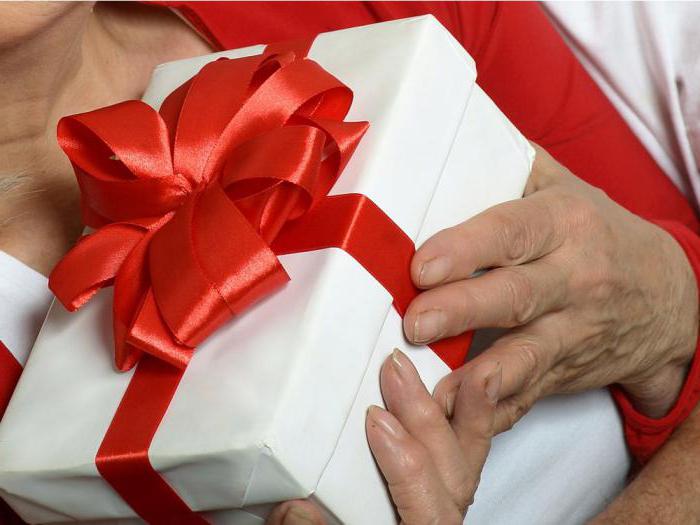 the value of the gift to the civil servant is set