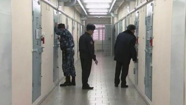 how a prison differs from a general regime colony