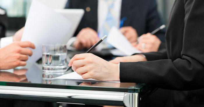 how much does a lawyer earn in Moscow