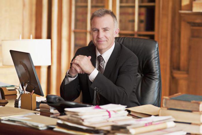 how much does a good lawyer earn