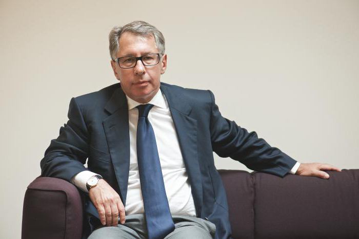 Petr Olegovich Aven biography