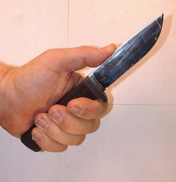 how long is a knife not considered a cold weapon