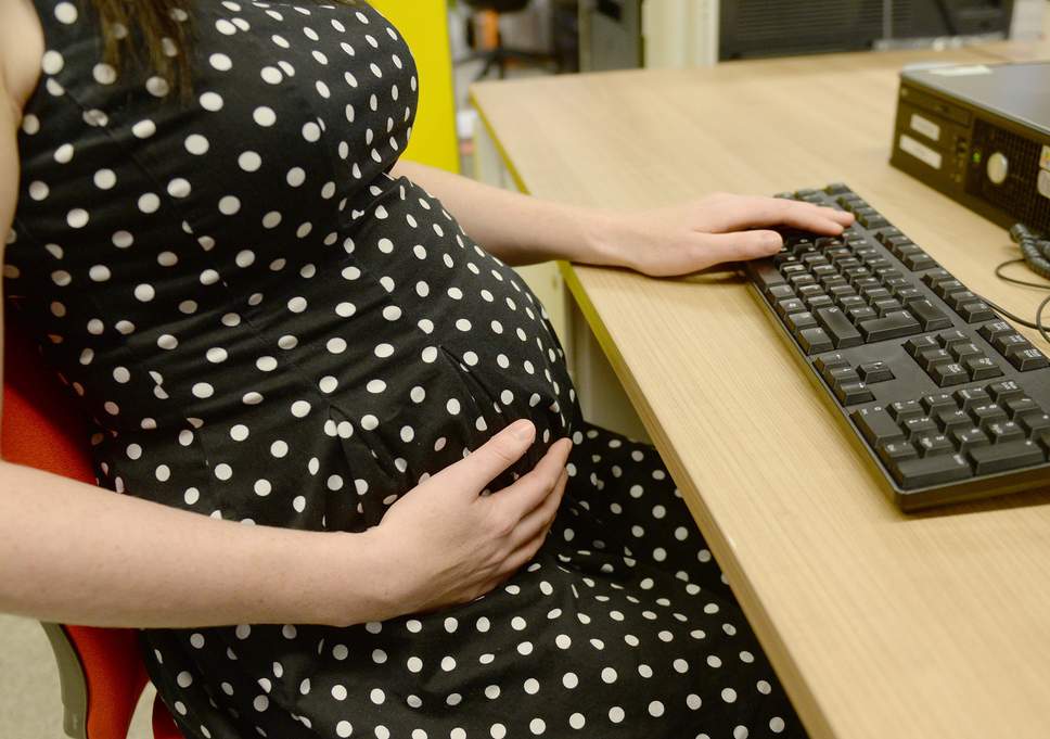 woman in position looking for work through the internet