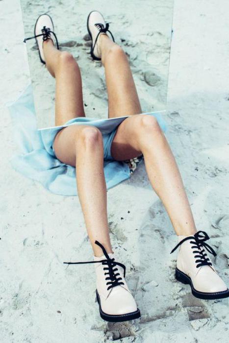 advertising clothes shoes